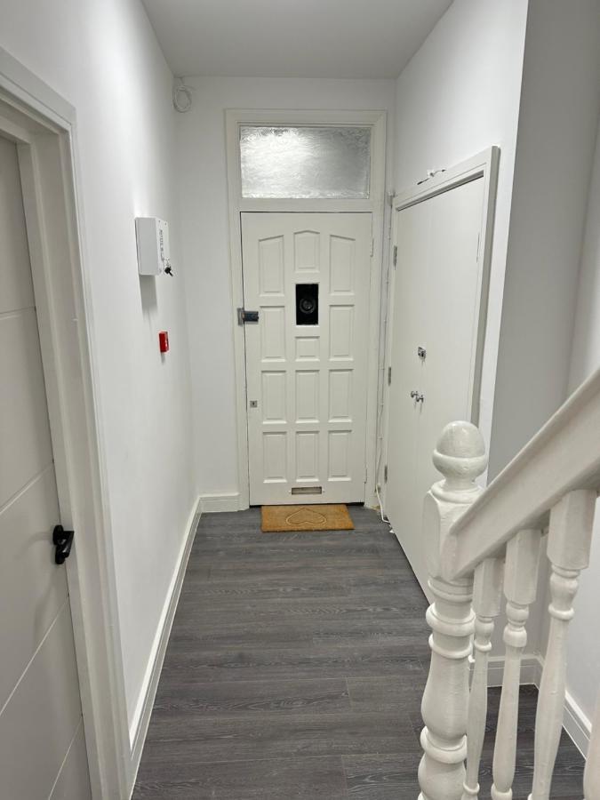 Comfy Guest House Лондон Екстер'єр фото