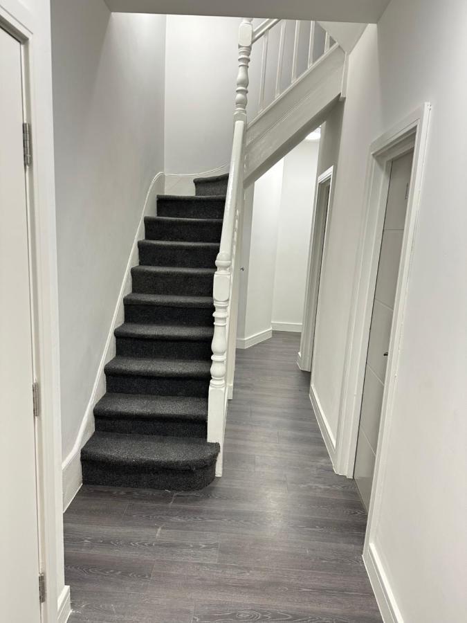 Comfy Guest House Лондон Екстер'єр фото